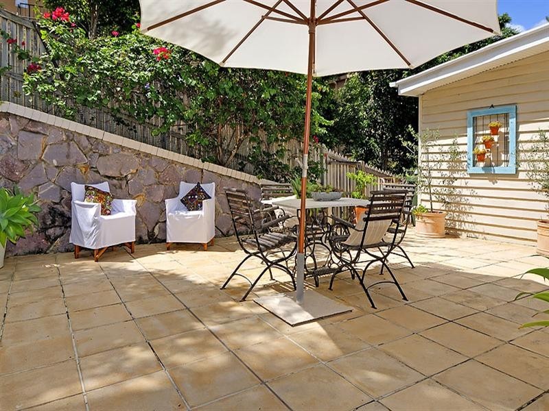 22 Crescent Road, Hamilton QLD 4007