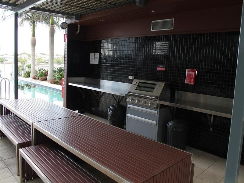 126/37 Harbour Road, Hamilton QLD 4007