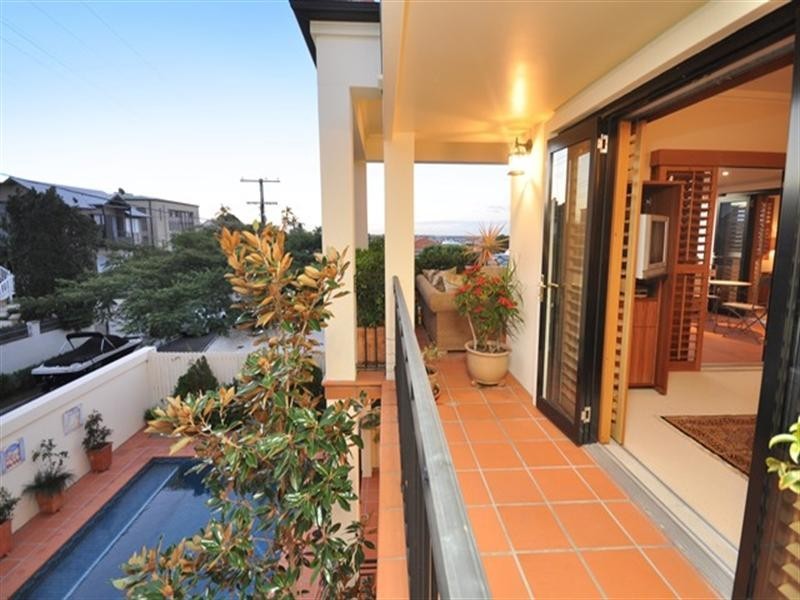 18 Beaufort Lane, Clayfield QLD 4011