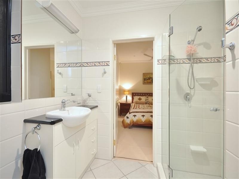 18 Beaufort Lane, Clayfield QLD 4011