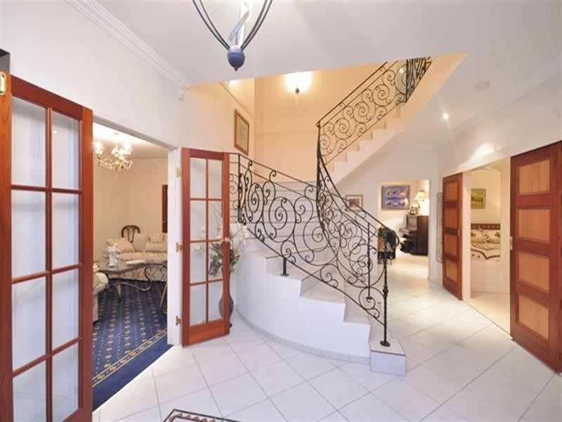 18 Beaufort Lane, Clayfield QLD 4011