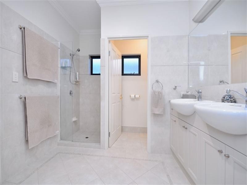 18 Beaufort Lane, Clayfield QLD 4011