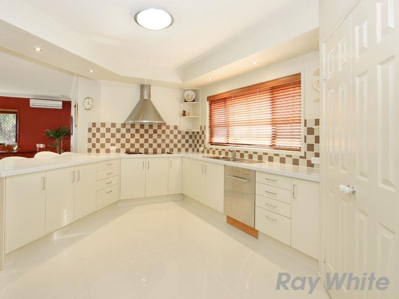 9 Sonienda Place, Bridgeman Downs QLD 4035