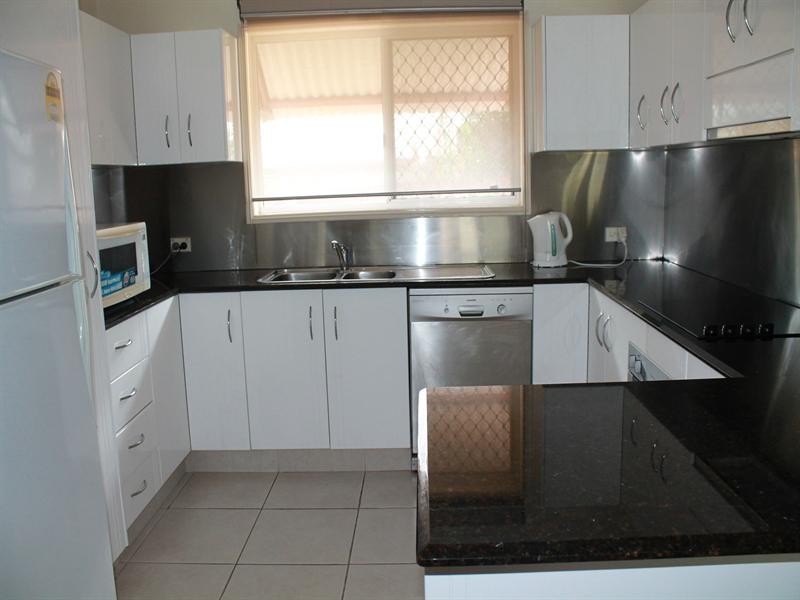 2/34 Stoneleigh Street, Albion QLD 4010