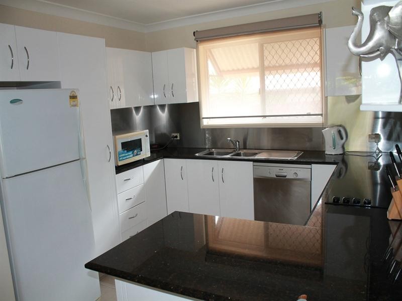 2/34 Stoneleigh Street, Albion QLD 4010