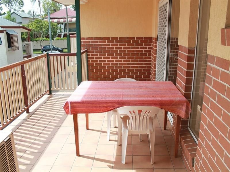 2/34 Stoneleigh Street, Albion QLD 4010