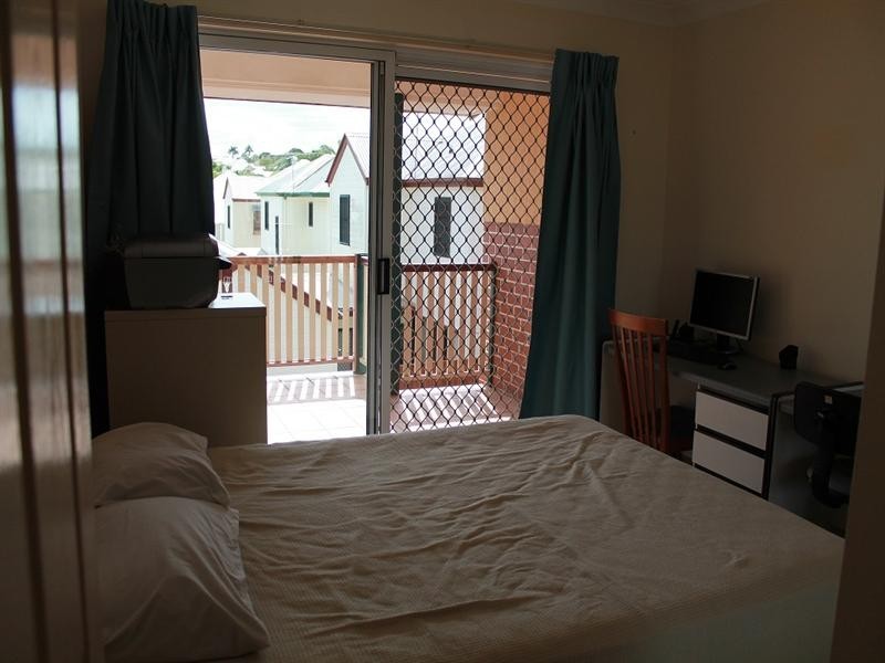 2/34 Stoneleigh Street, Albion QLD 4010