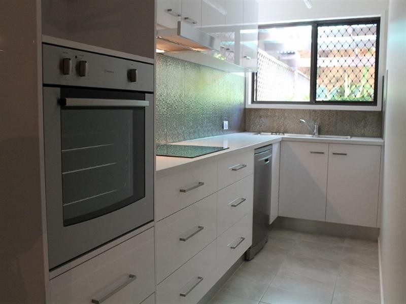 4/24A Crescent Road, Hamilton QLD 4007