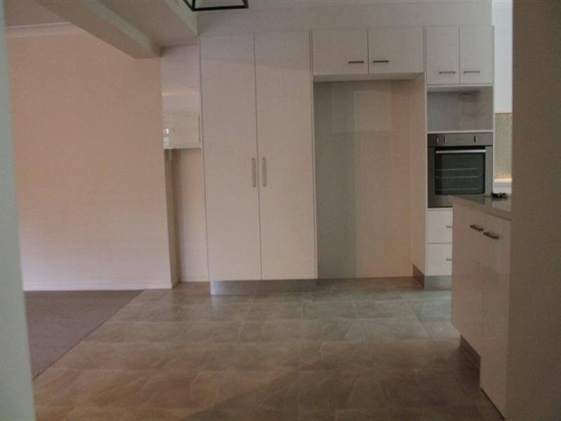 4/24A Crescent Road, Hamilton QLD 4007