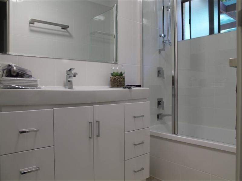 4/24A Crescent Road, Hamilton QLD 4007