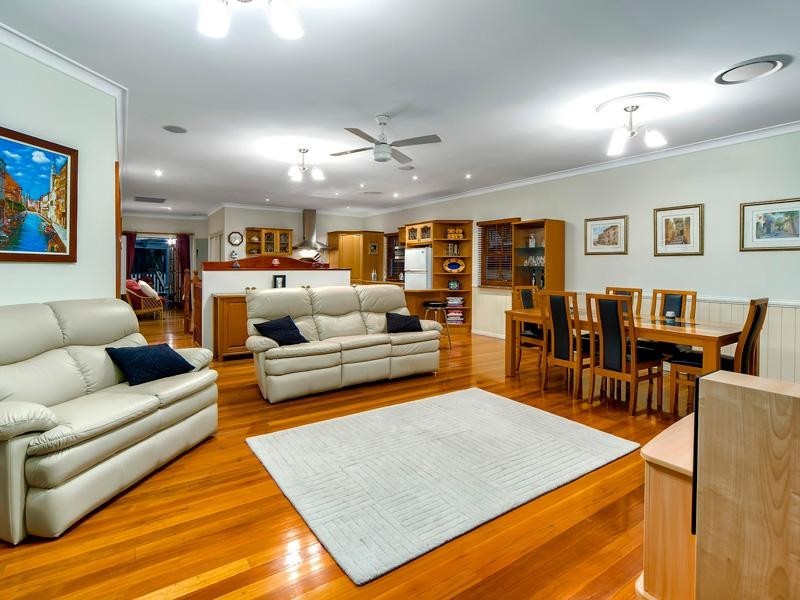 6 Daniel Place, Newmarket QLD 4051