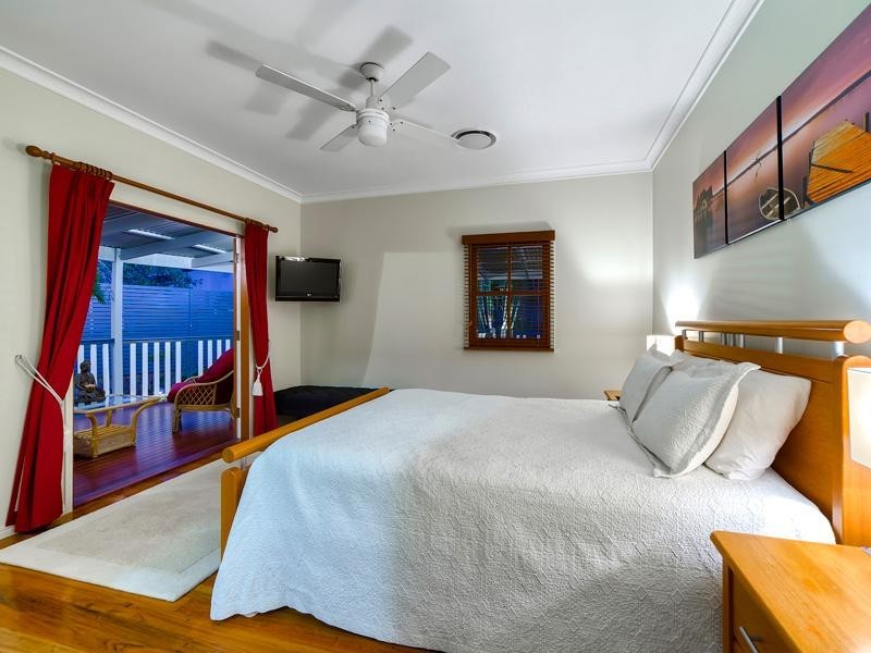 6 Daniel Place, Newmarket QLD 4051