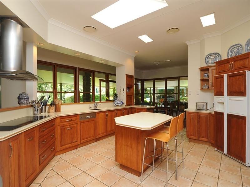 520 Gold Creek Road, Brookfield QLD 4069