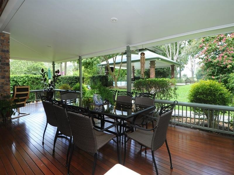 520 Gold Creek Road, Brookfield QLD 4069