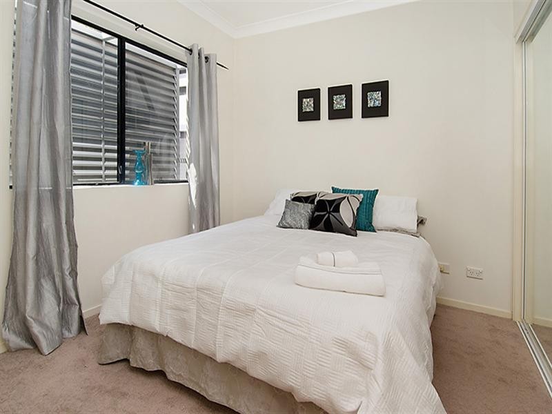 2/15 Stevenson Street, Ascot QLD 4007
