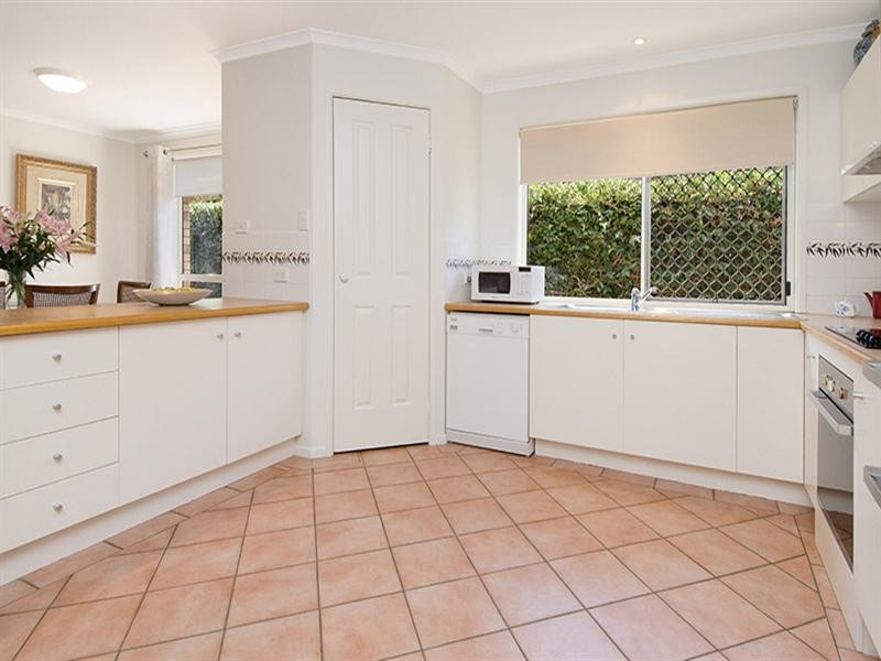 28 Windsor Street, Hamilton QLD 4007