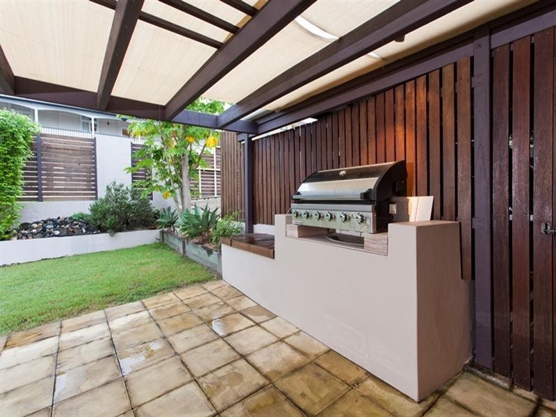 11 Hunter Street, Albion QLD 4010