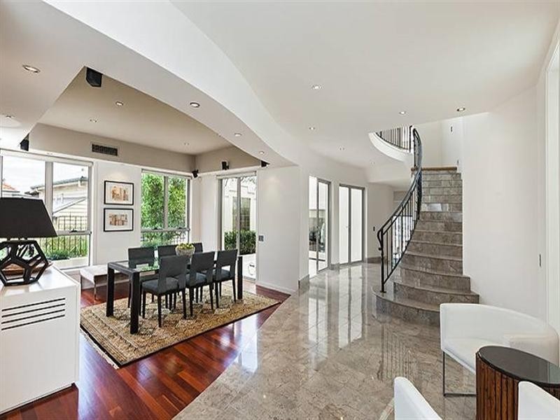 9 Annie Street, Hamilton QLD 4007