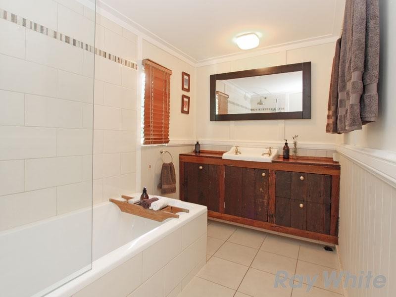 26 Hamilton Road, Wavell Heights QLD 4012