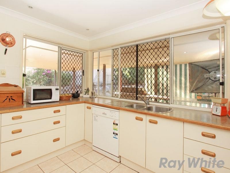 34 Silkyoak Way, Albany Creek QLD 4035