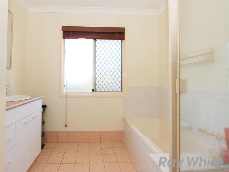 34 Silkyoak Way, Albany Creek QLD 4035