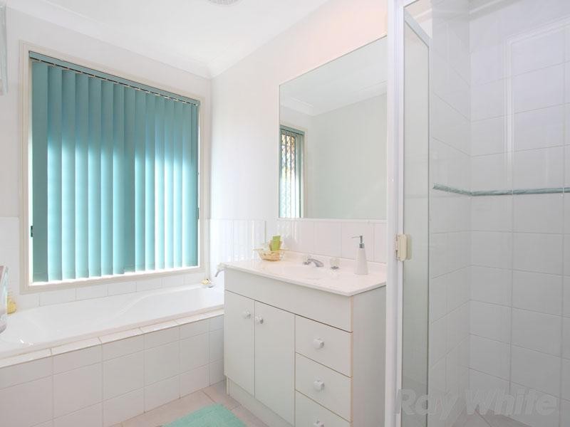 4 Country Club Close, Carseldine QLD 4034