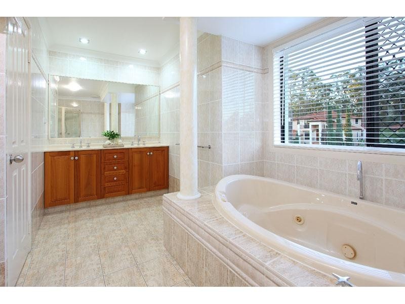 79 Voyager Circuit, Bridgeman Downs QLD 4035