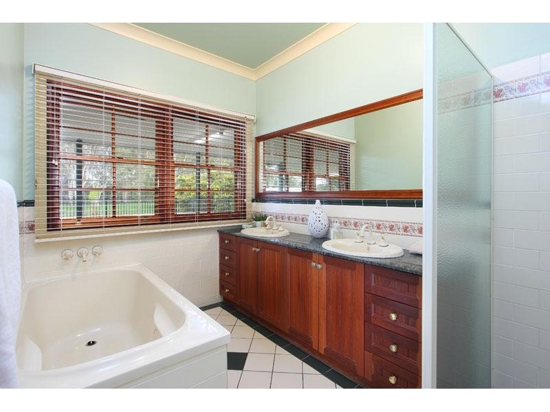 104 Idonia Street, Bridgeman Downs QLD 4035