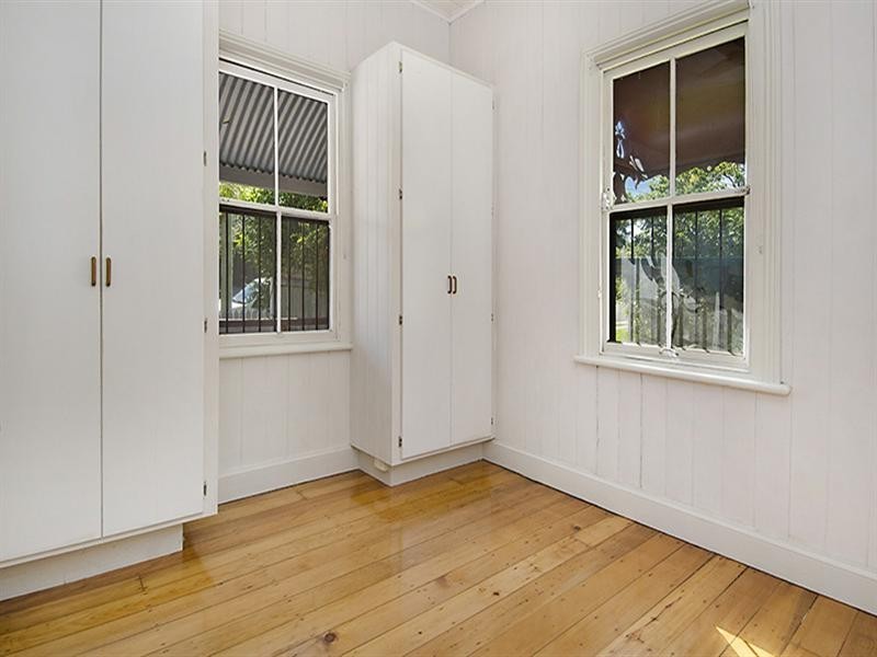 24 Stoneleigh Street, Albion QLD 4010