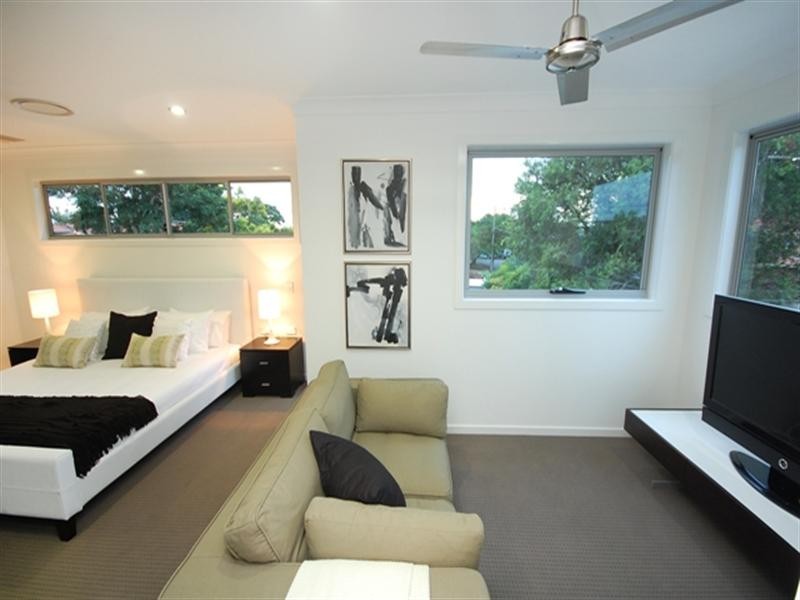 2A Rous Street, Hendra QLD 4011