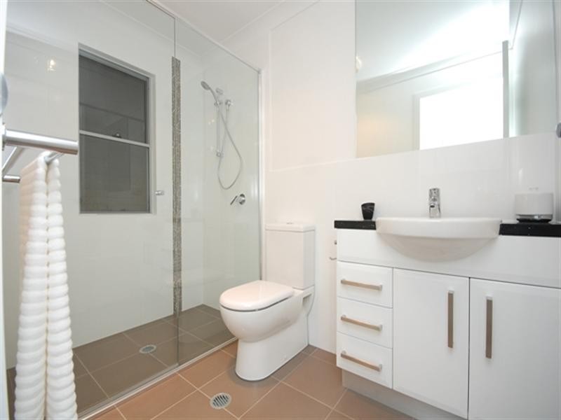 2A Rous Street, Hendra QLD 4011