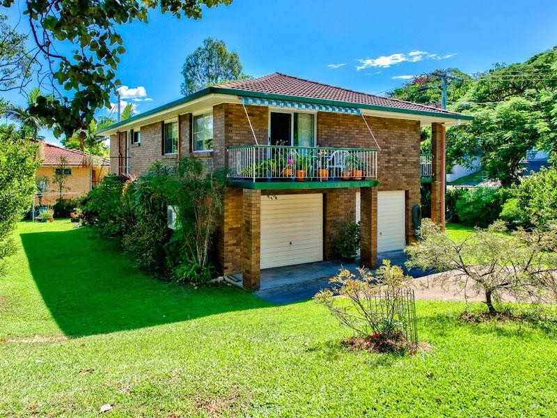 22 Lynell Street, Hamilton QLD 4007