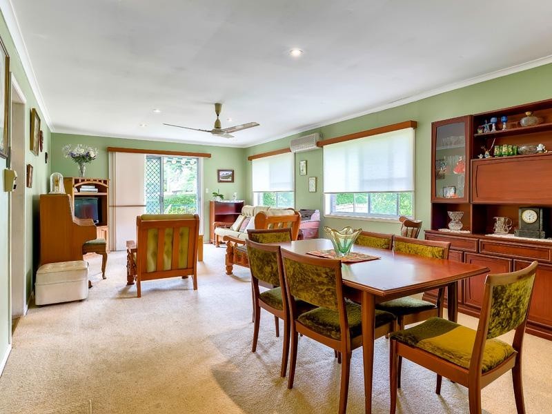 22 Lynell Street, Hamilton QLD 4007