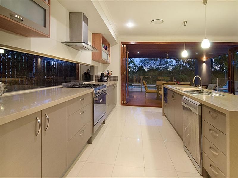 5 Nicklaus Parade, North Lakes QLD 4509