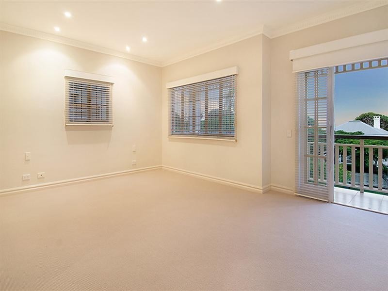 76 Woodville Street, Hendra QLD 4011