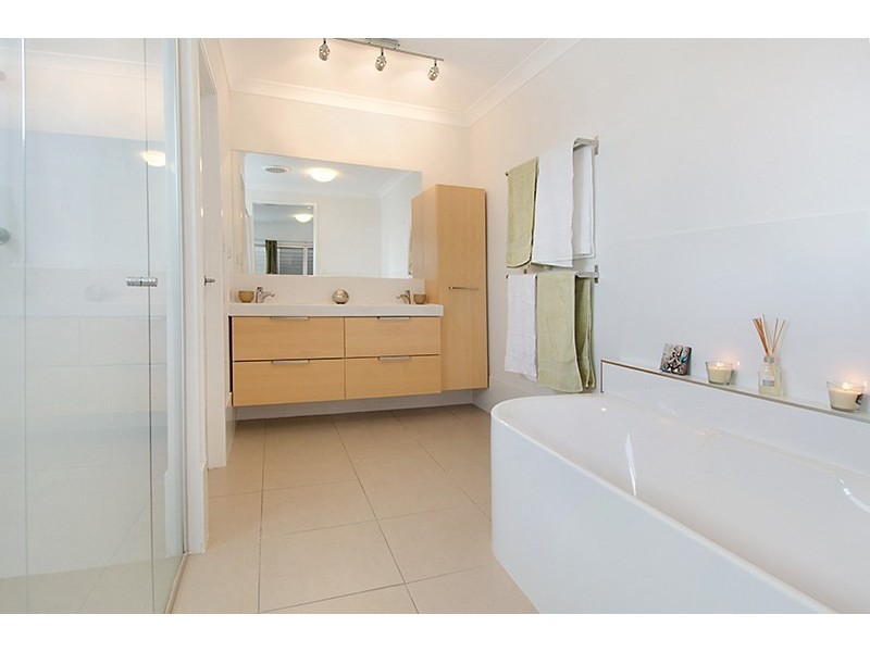 29 Maundrell Terrace (Service Road), Chermside West QLD 4032