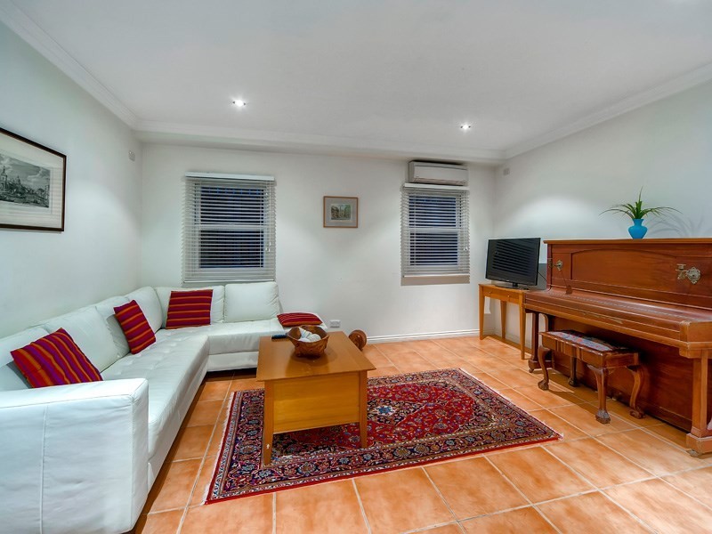 24 Cramond Street, Wilston QLD 4051