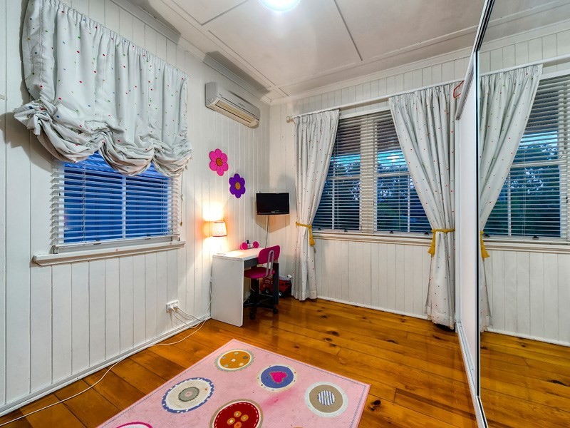 24 Cramond Street, Wilston QLD 4051