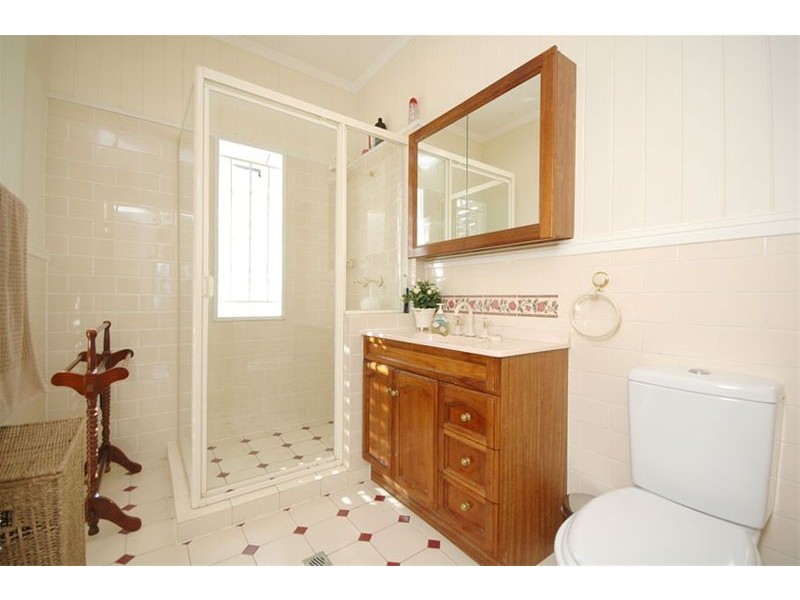 24 Brooke Street, Clayfield QLD 4011