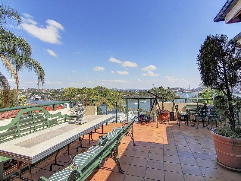 24 Hillside Crescent, Hamilton QLD 4007