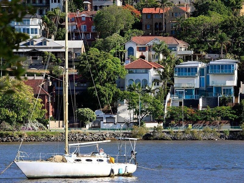 24 Hillside Crescent, Hamilton QLD 4007