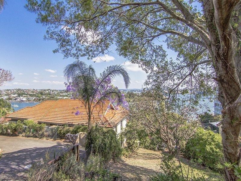 24 Hillside Crescent, Hamilton QLD 4007