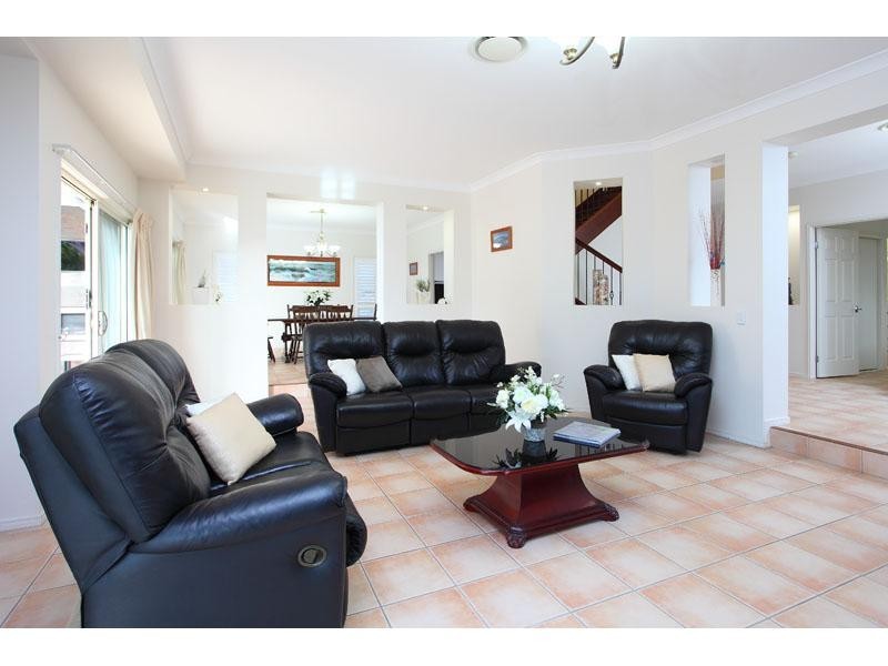 8 Orion Place, Bridgeman Downs QLD 4035