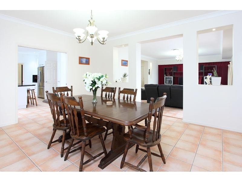 8 Orion Place, Bridgeman Downs QLD 4035