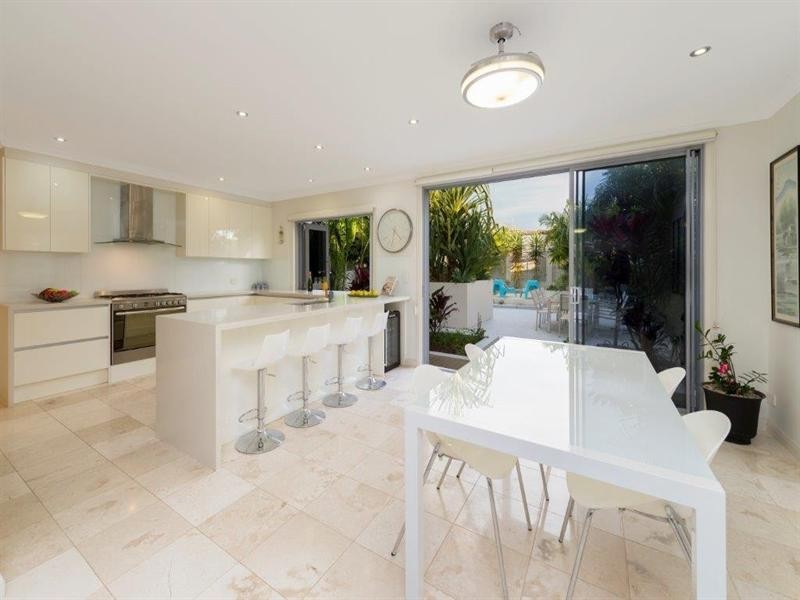 9 McIntyre Street, Wooloowin QLD 4030