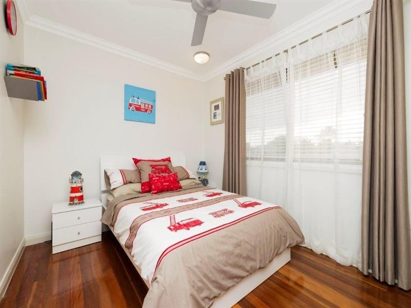 9 McIntyre Street, Wooloowin QLD 4030