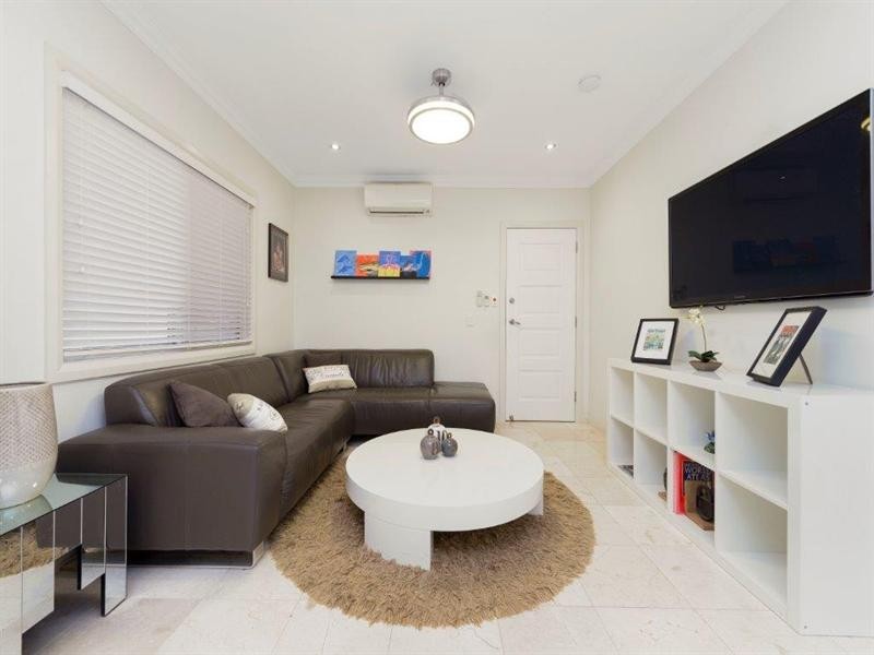 9 McIntyre Street, Wooloowin QLD 4030