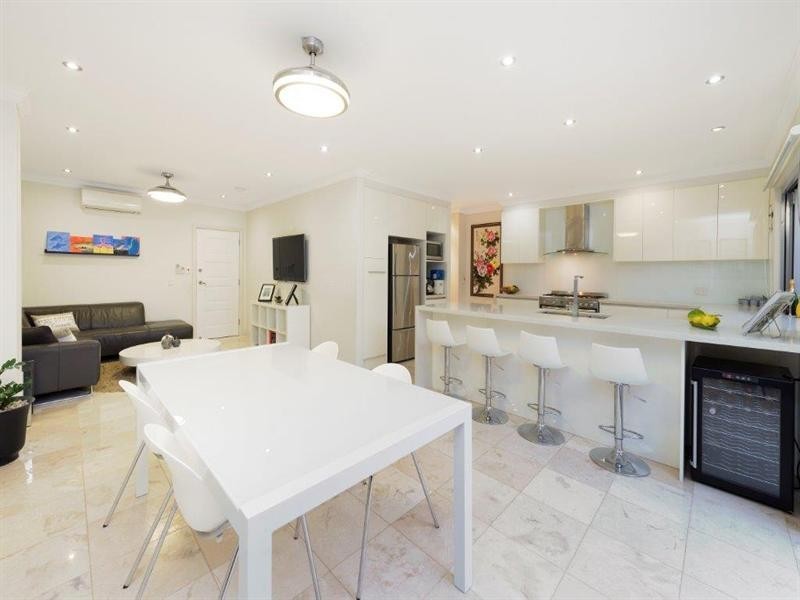 9 McIntyre Street, Wooloowin QLD 4030