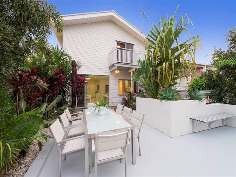9 McIntyre Street, Wooloowin QLD 4030