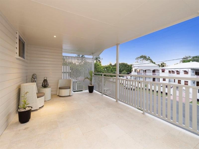 9 McIntyre Street, Wooloowin QLD 4030